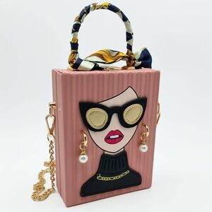 Trendy Box Crossbody Bag with Gold Chain 🕶